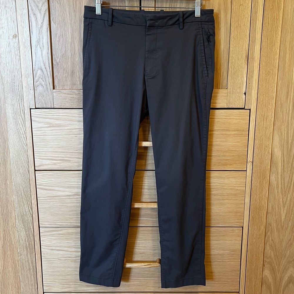 Kit and Ace Navigator Commute Pants Dark Grey Size 32 Travel Business Casual
